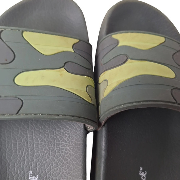 Cat & Jack Sz 13/1 Small Boys Green Camo Nikko Slip-On Slides - Picture 2 of 12